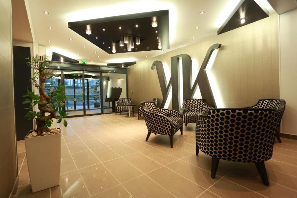 Les Suites - Konine 4 - Hotel & Bar & Restaurant Монсо-ле-Мин Екстериор снимка